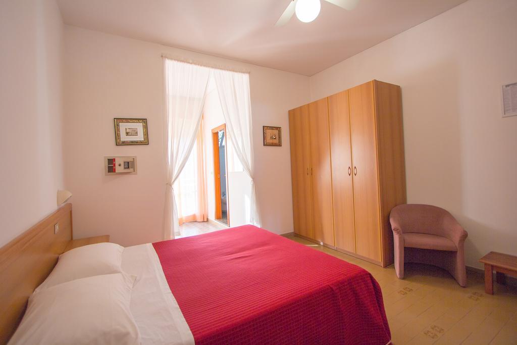Casa Portofino Rooms&Breakfast Cesenatico Kamer foto